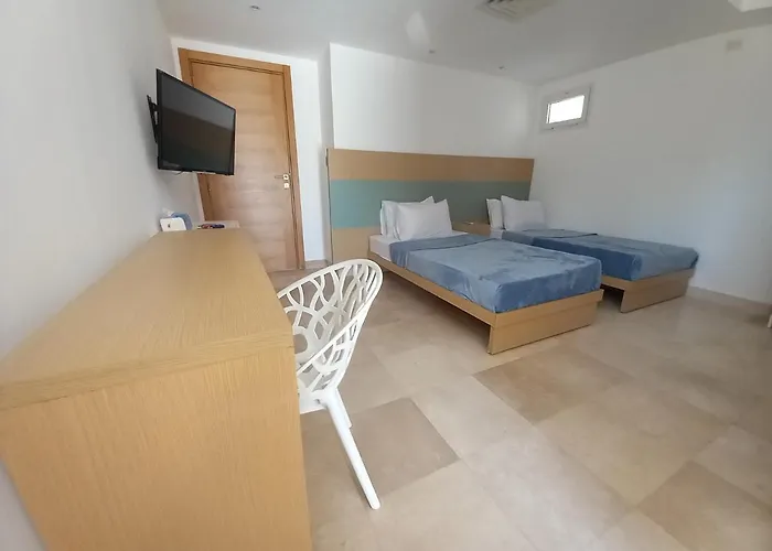 Nayah Stays, Ground Terraces 3*