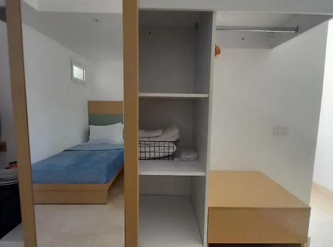 Nayah Stays, Ground Terraces 3*